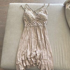 Chic Lace Beige Dress